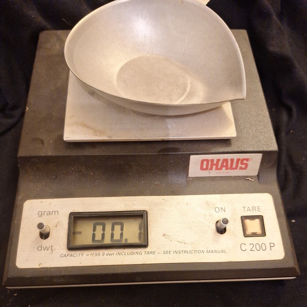 Vintage Ohaus Digital Balance C 200 P tested works with battery. no cord.
